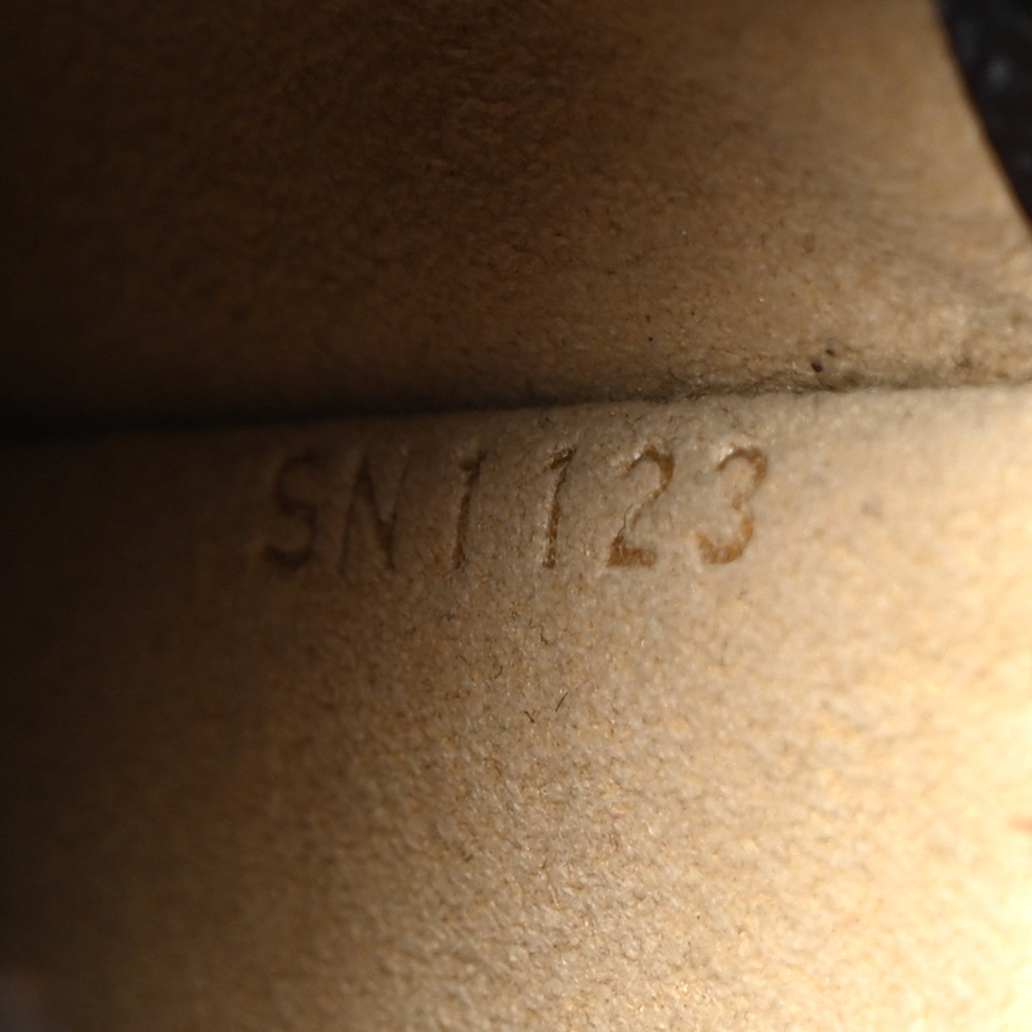 Louis Vuitton Monogram Sunglasses Case MM 7 of 7