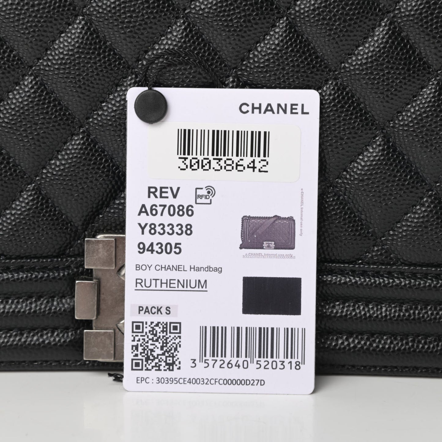 Caviar Quilted Medium Boy Flap Black