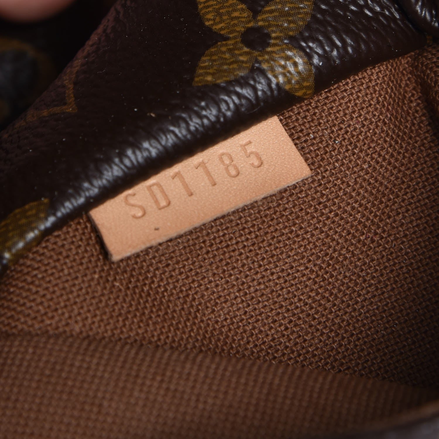 Louis Vuitton Monogram Totally MM 8 of 8