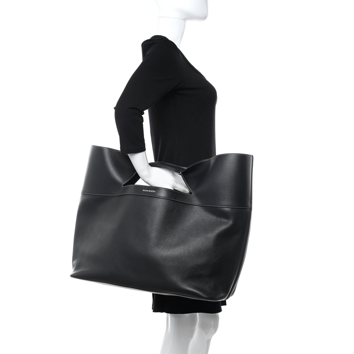 Calfskin Large The Bow Bag Black