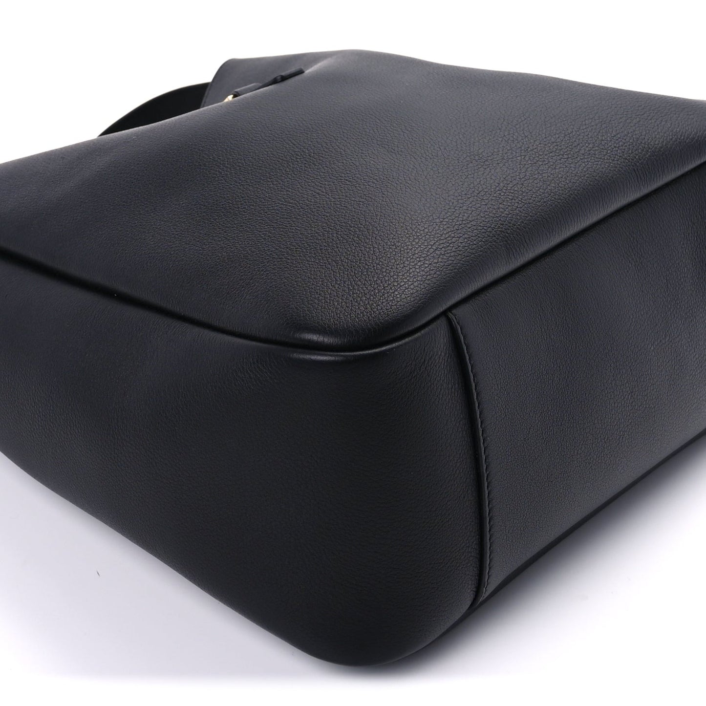 Supple Calfskin Large Le 5 A 7 Soft Hobo Black