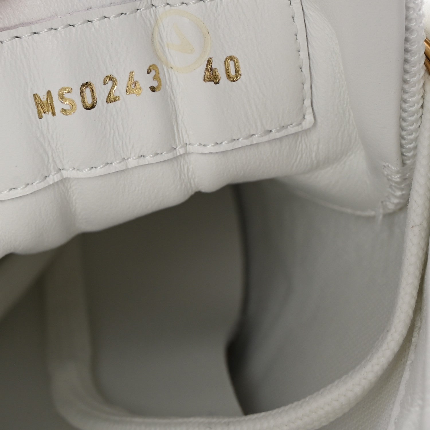 Louis Vuitton Suede Mesh Run Away Sneakers 40 White Grey 9 of 9