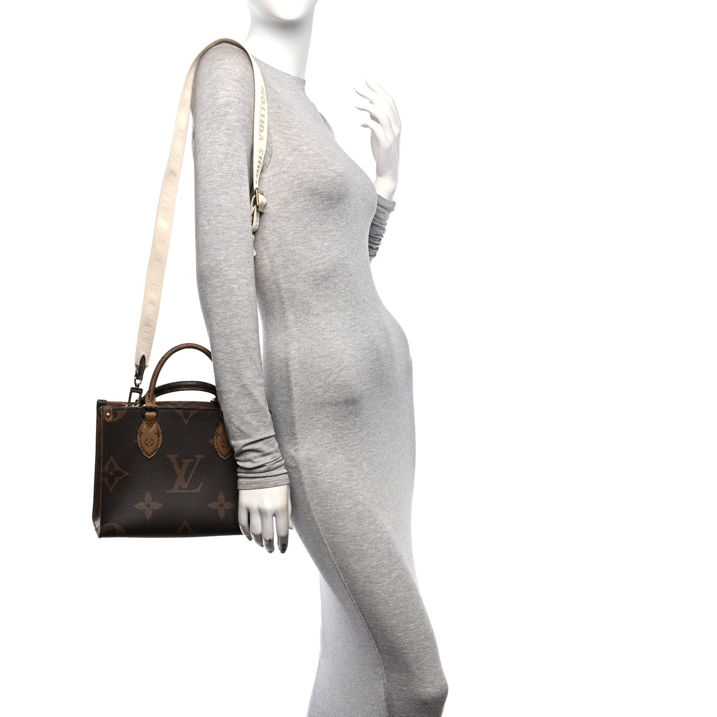 Reverse Monogram Giant Onthego PM