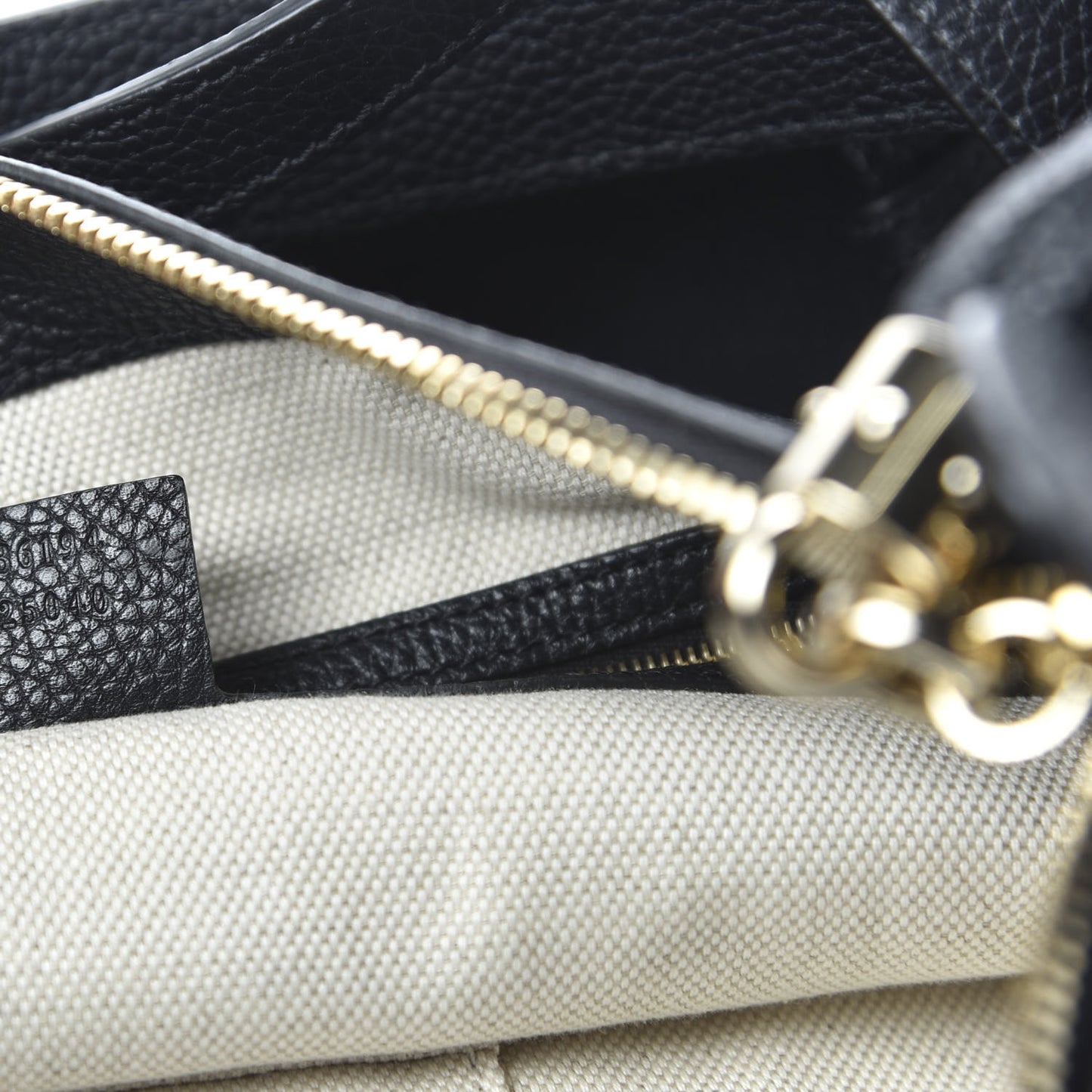 Pebbled Calfskin Large Soho Hobo Black