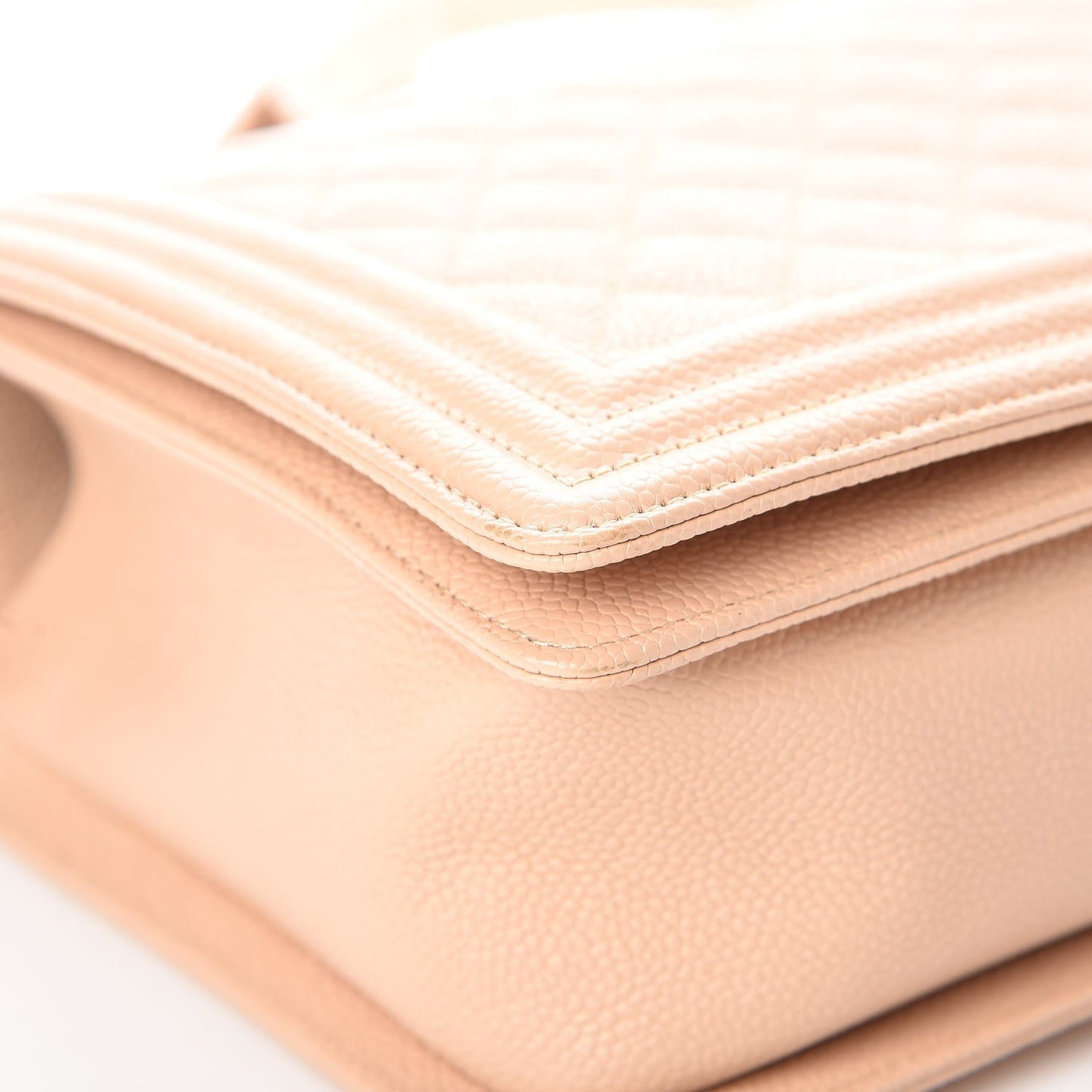 Caviar Quilted New Medium Boy Flap Beige Clair
