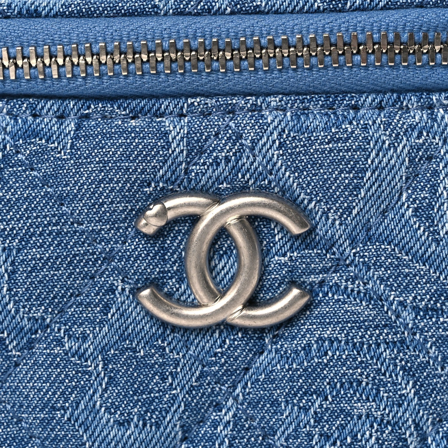 Chanel Denim Quilted Camellia Sweetheart Mini Vanity Case With Chain Blue 7 of 9
