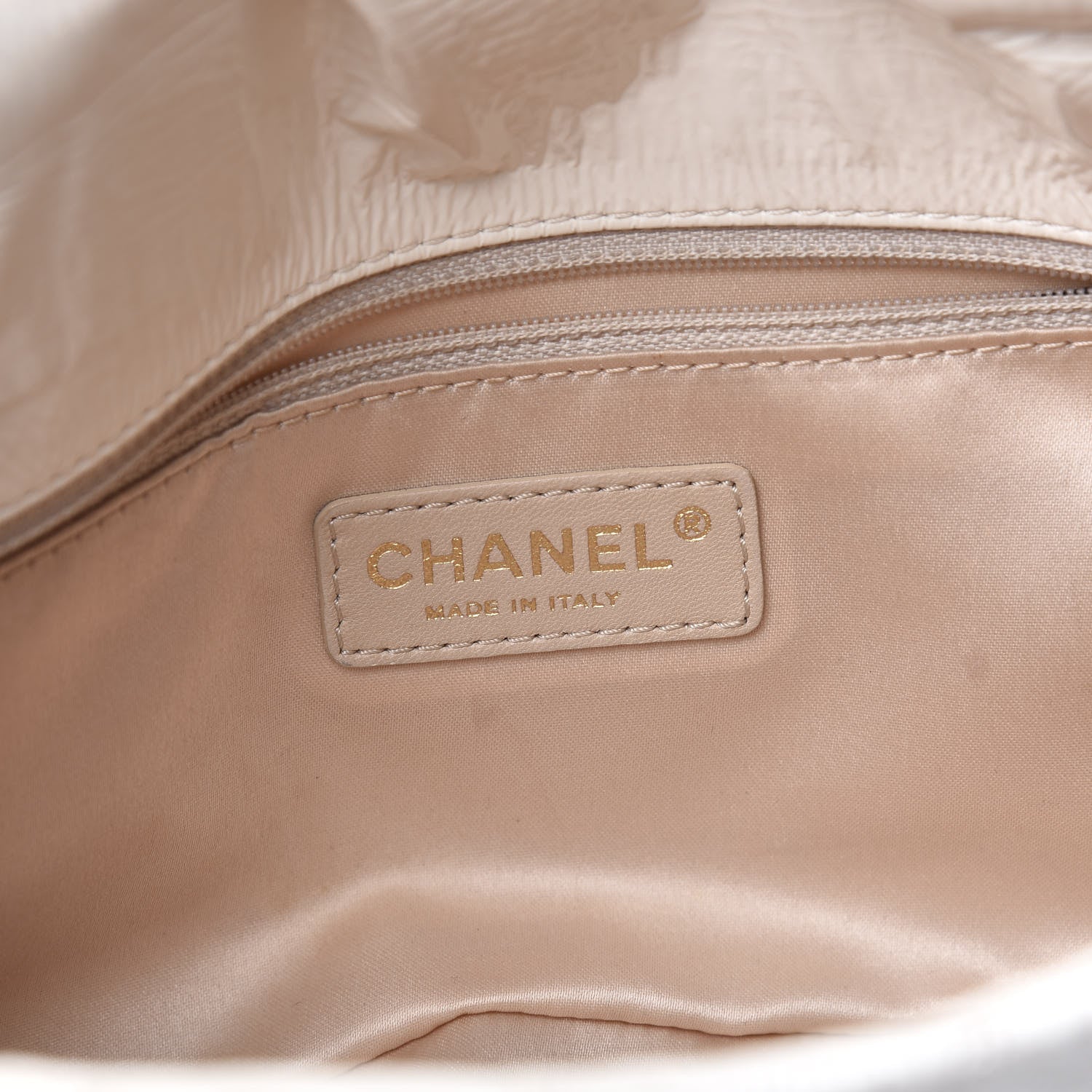 Chanel Vinyl Rock in Moscow Flap White 5 of 12