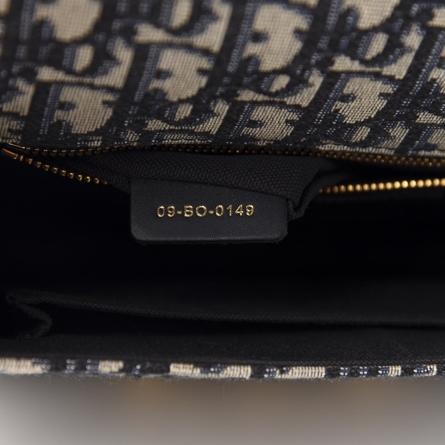 Oblique 30 Montaigne Flap Bag Blue