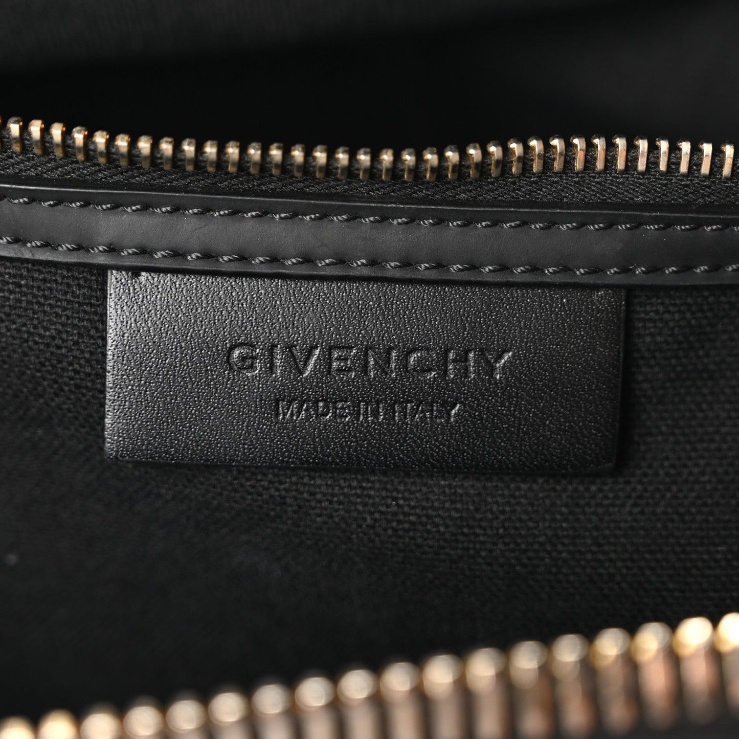 Rubber Effect Calfskin Antigona Black