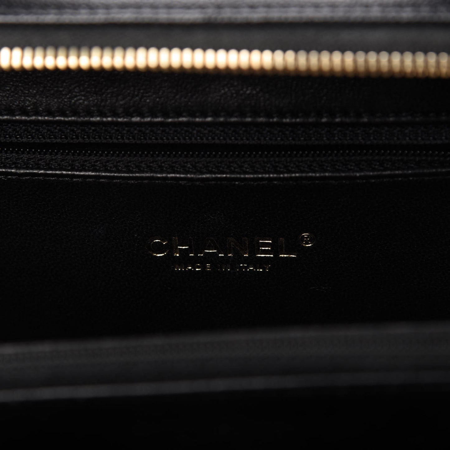 Caviar Quilted Medium CC Filigree Vanity Case Black