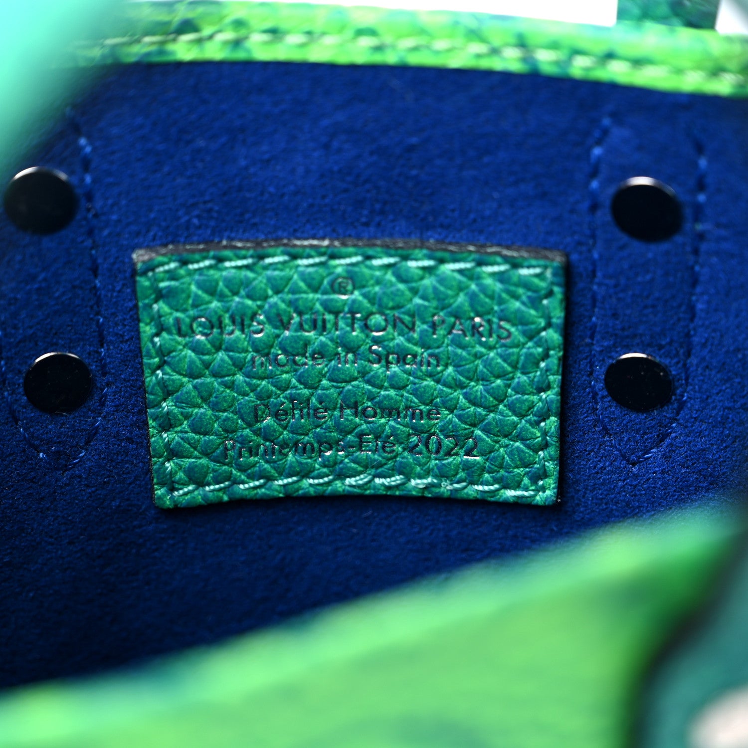 Louis Vuitton Taurillon Illusion Sac Plat XS Bleu Vert 6 of 8