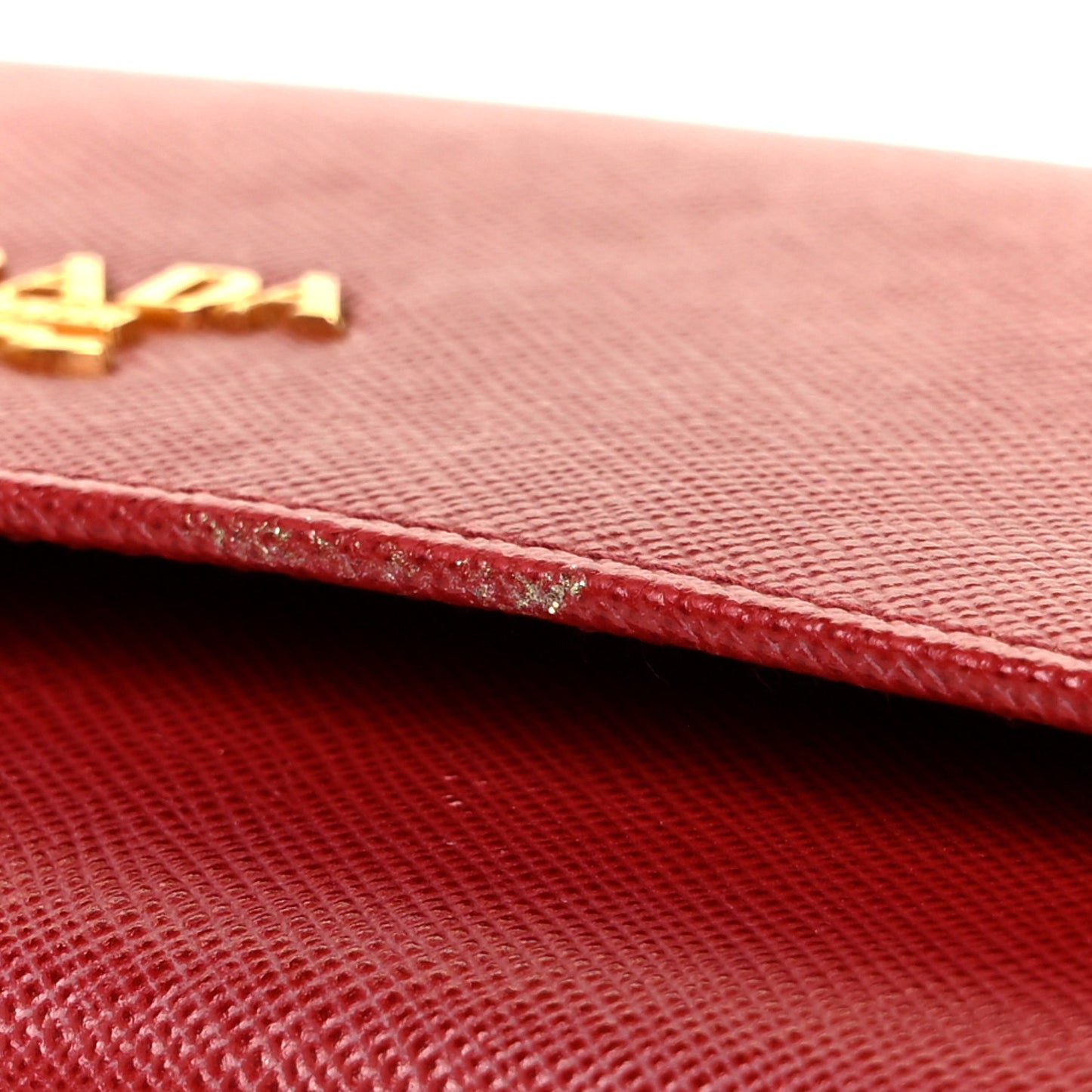 Saffiano Metal Oro Chain Wallet Fuoco