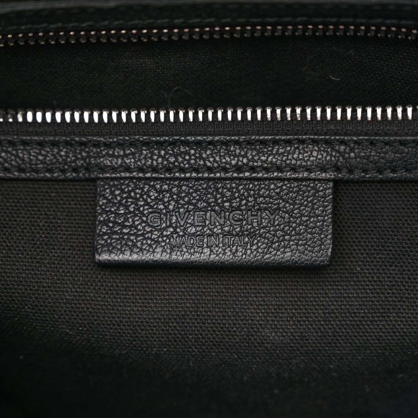 Sugar Goatskin Medium Antigona Black