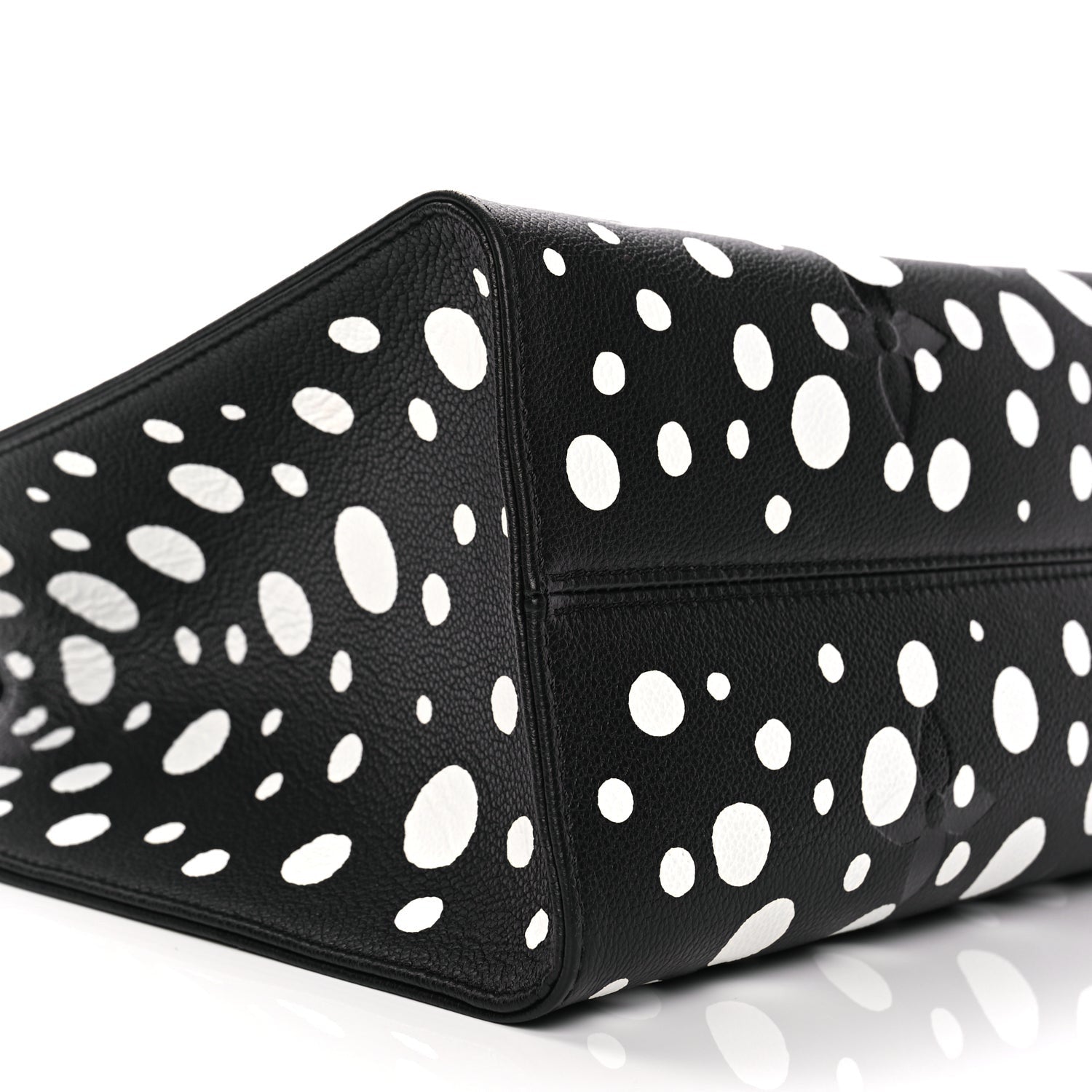 Louis Vuitton LV X YK Empreinte Monogram Giant Onthego MM Black 7 of 9