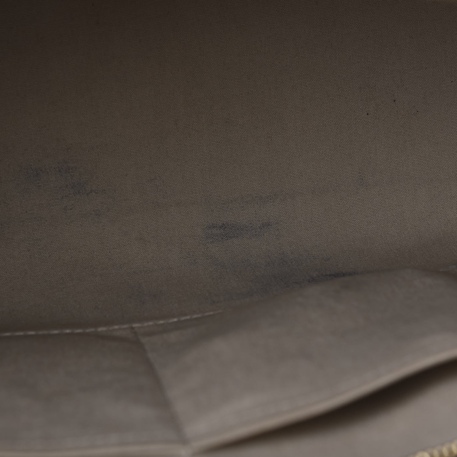 Louis Vuitton Vernis Brea MM Blanc Corail 7 of 12