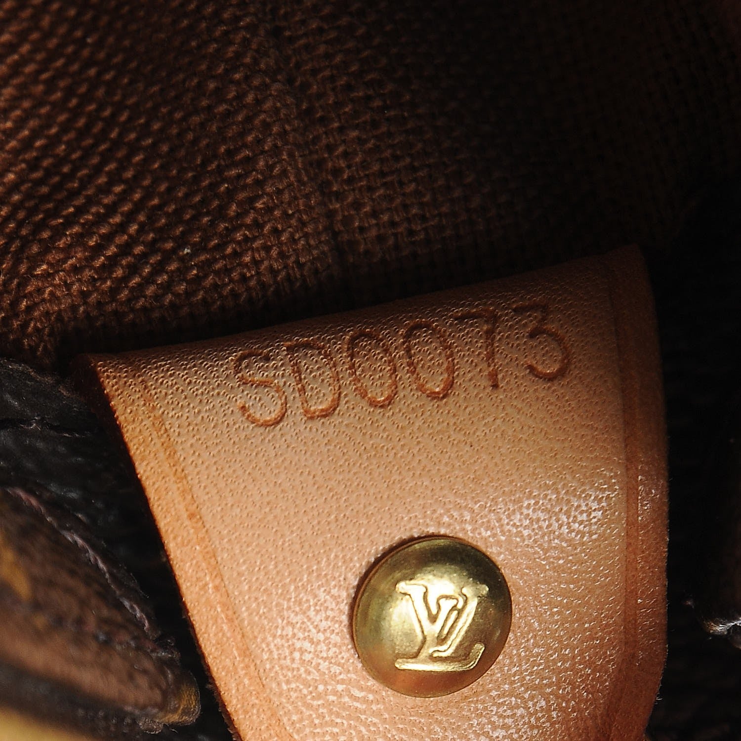 Louis Vuitton Monogram Cabas Mezzo 7 of 9