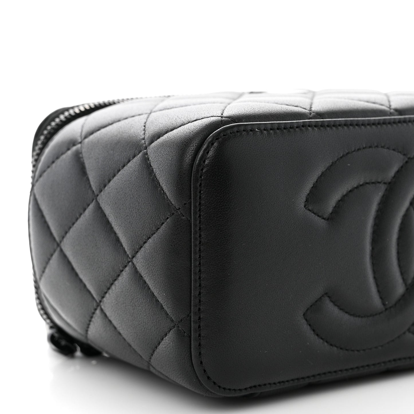Lambskin Quilted Small Top Handle Vanity Case With Chain So Black