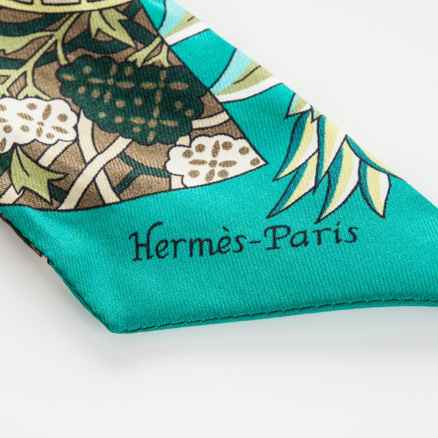 Silk Fleurs et Papillons de Tissus Twilly Vert Kaki Bronze