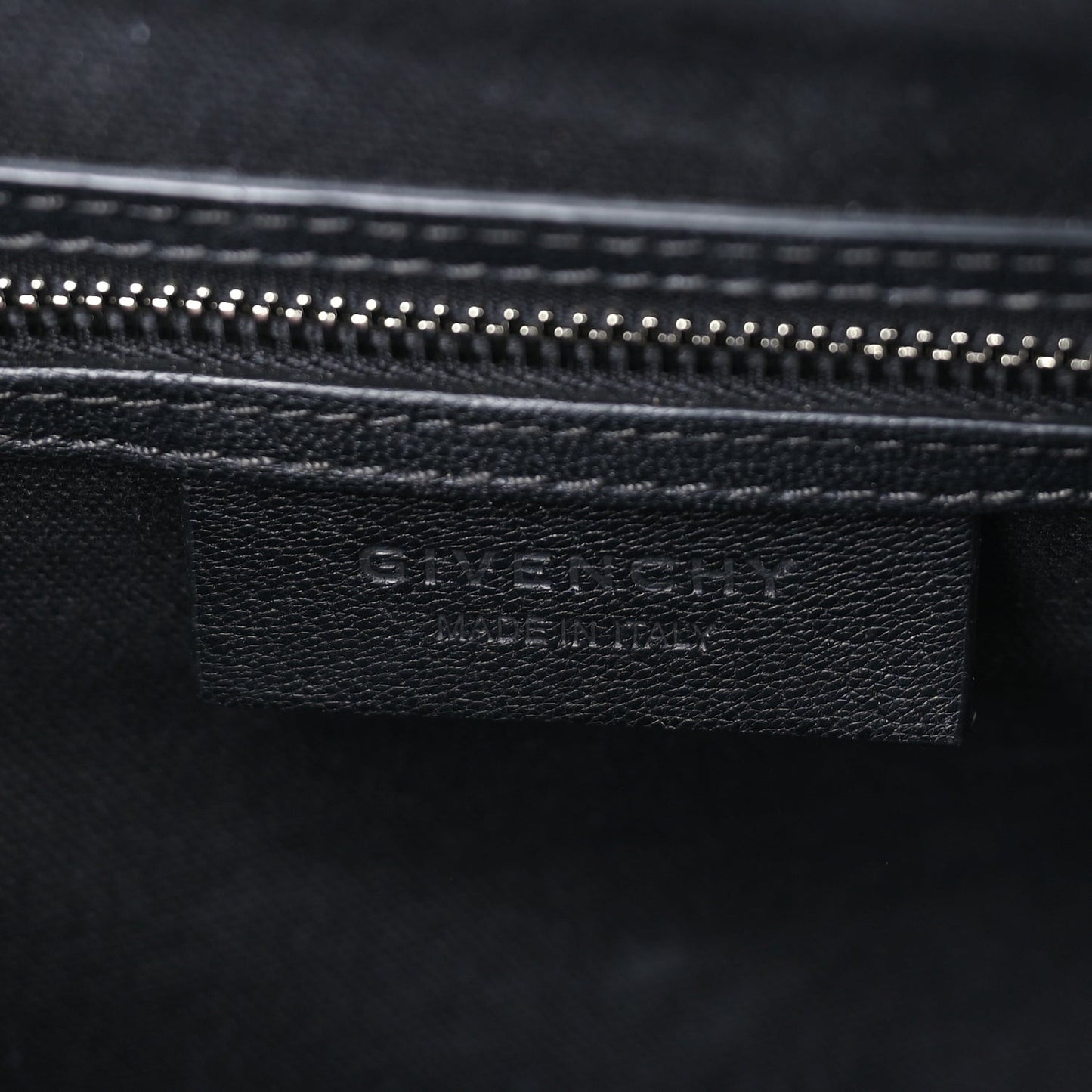 Sugar Goatskin Medium Antigona Black