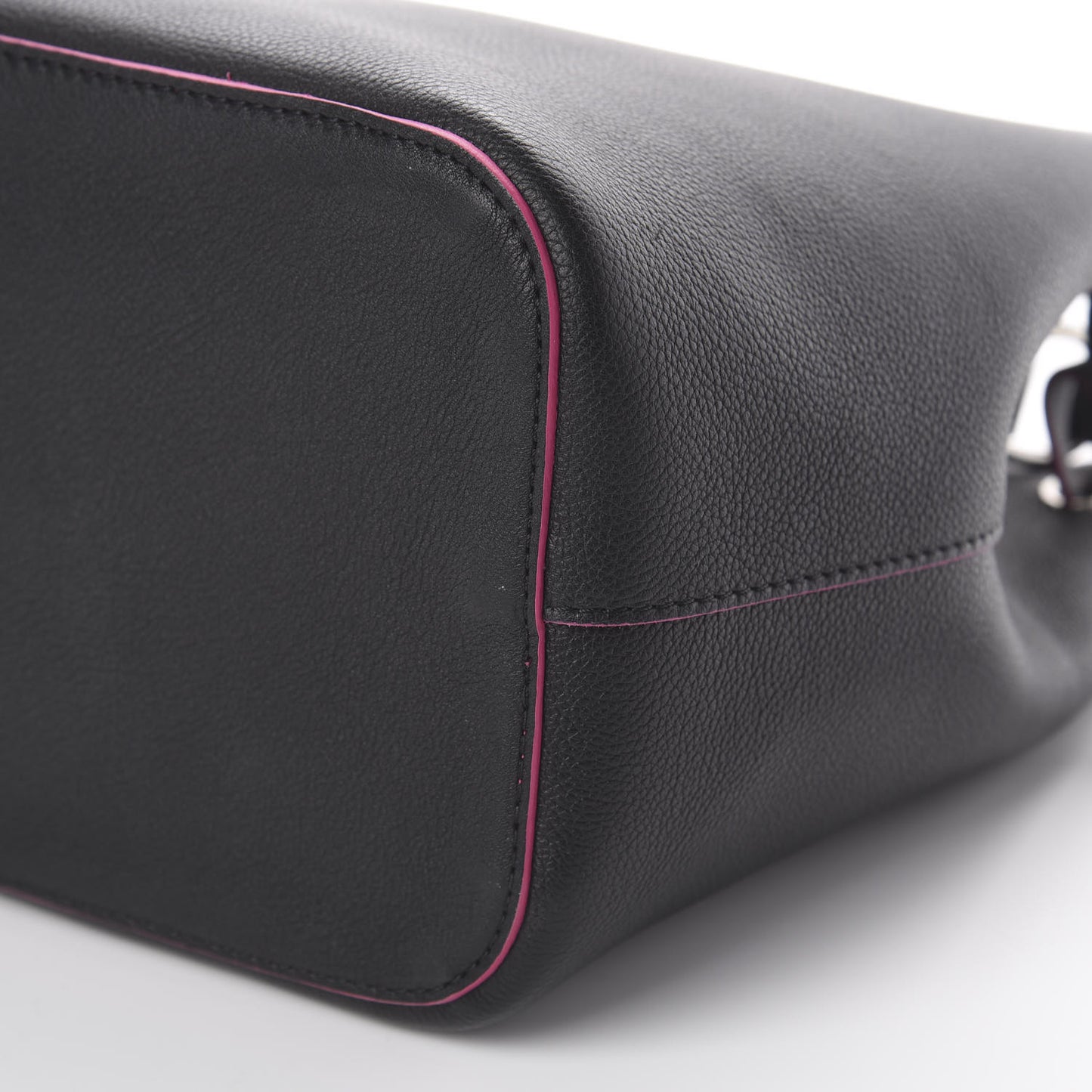 Calfskin Lockme Bucket Black