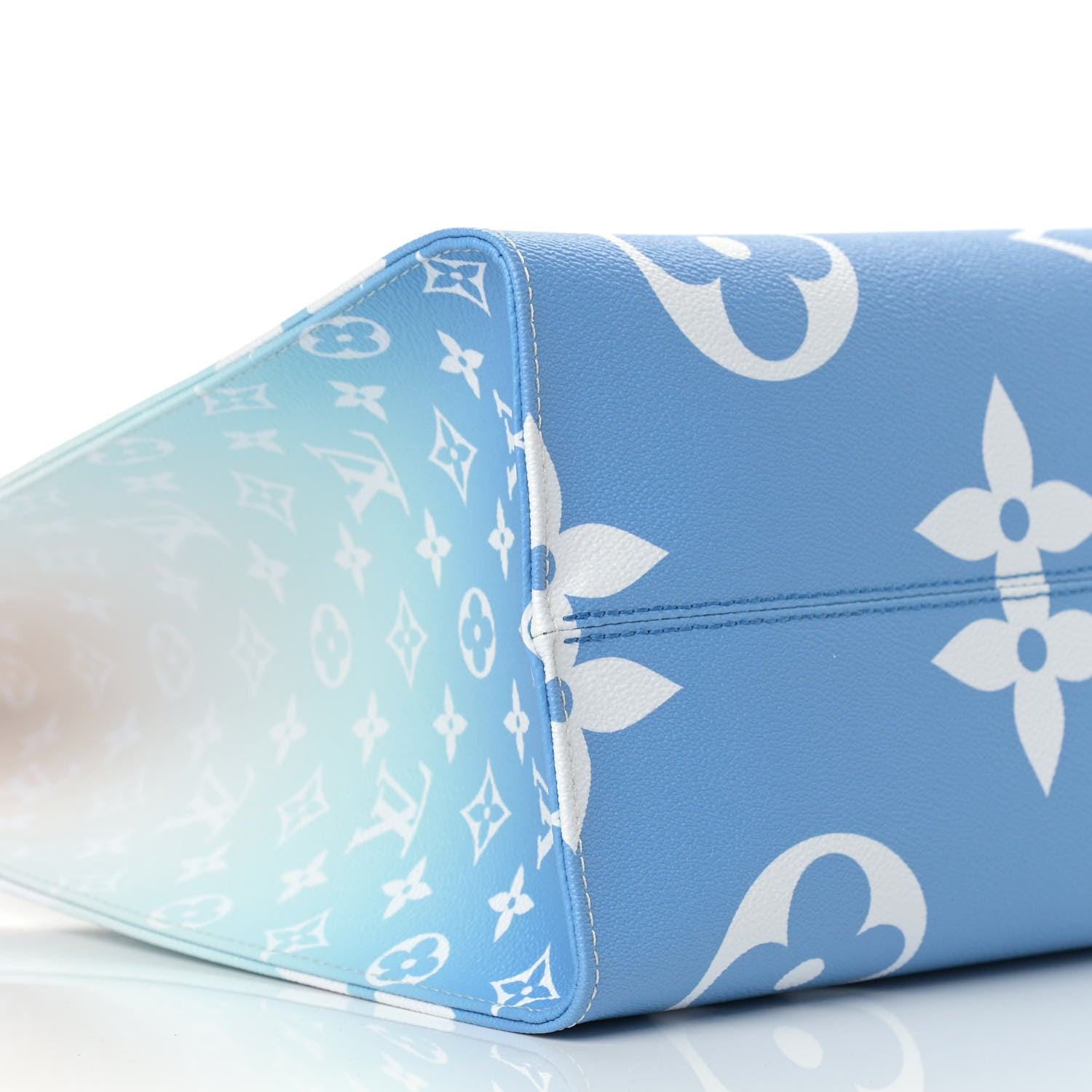 Louis Vuitton Monogram Giant By The Pool Onthego GM Blue 6 of 7