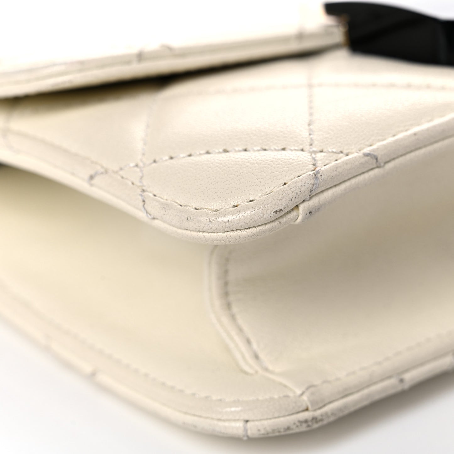 Sheepskin Quilted Mini Beauty Lock Flap White
