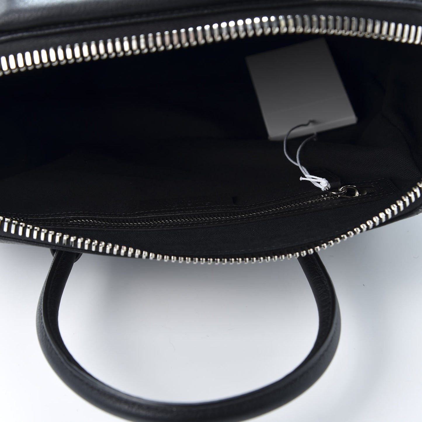 Sugar Goatskin Medium Antigona Black