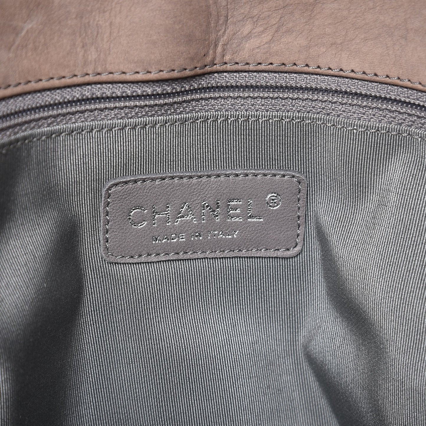 Nubuck Quilted Chain Around Maxi Flap Grey