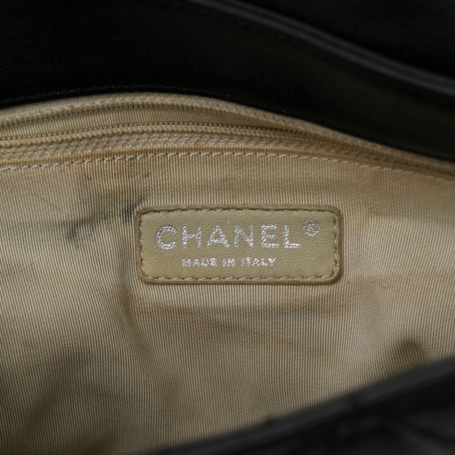 Washed Lambskin Quilted Maxi Chain Around Flap Black