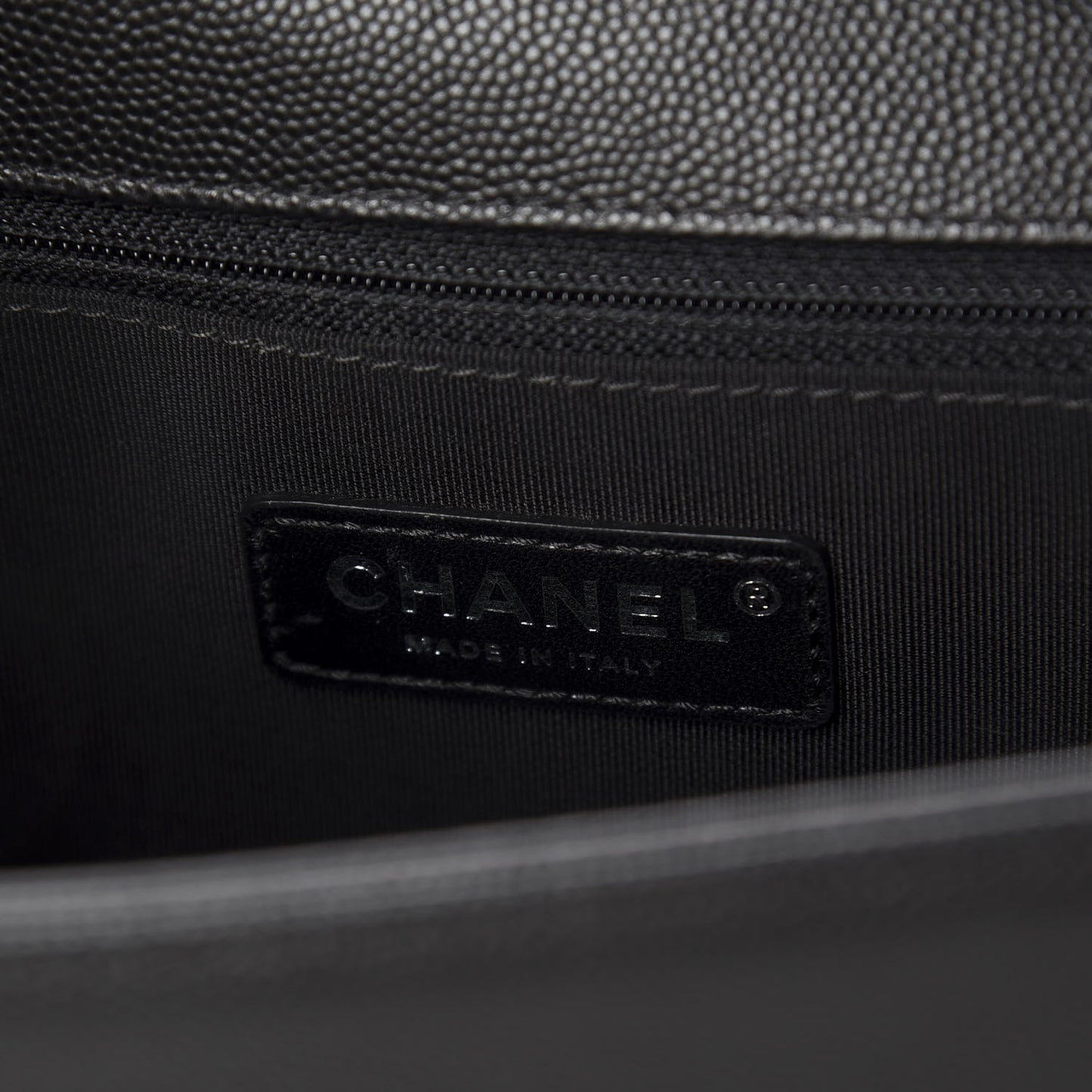 Caviar Chevron Quilted New Medium Boy Flap Black