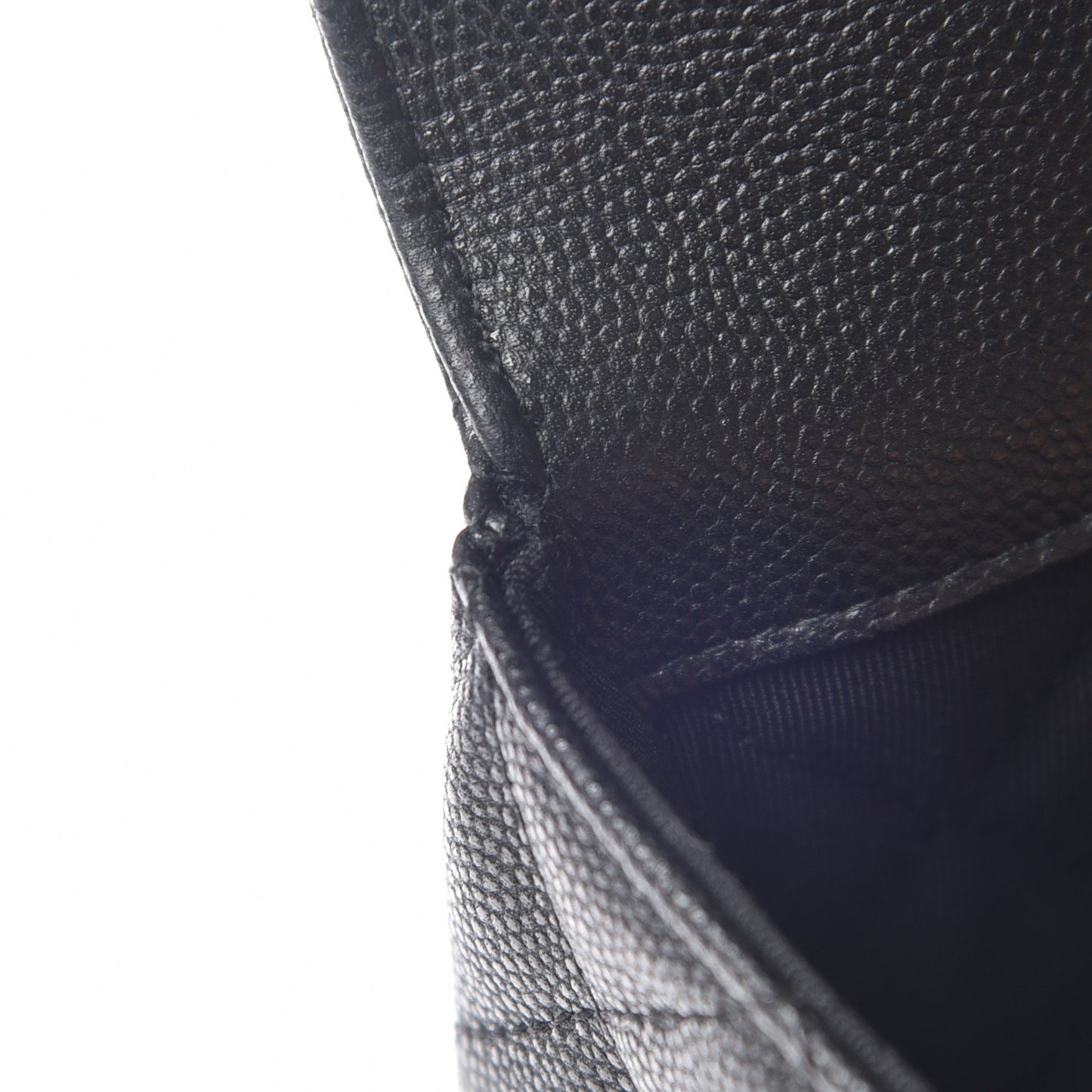 Caviar Quilted Medium Golden Class Pouch Black