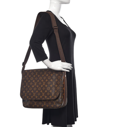 Louis Vuitton Monogram Beaubourg MM Messenger Bag 2 of 11