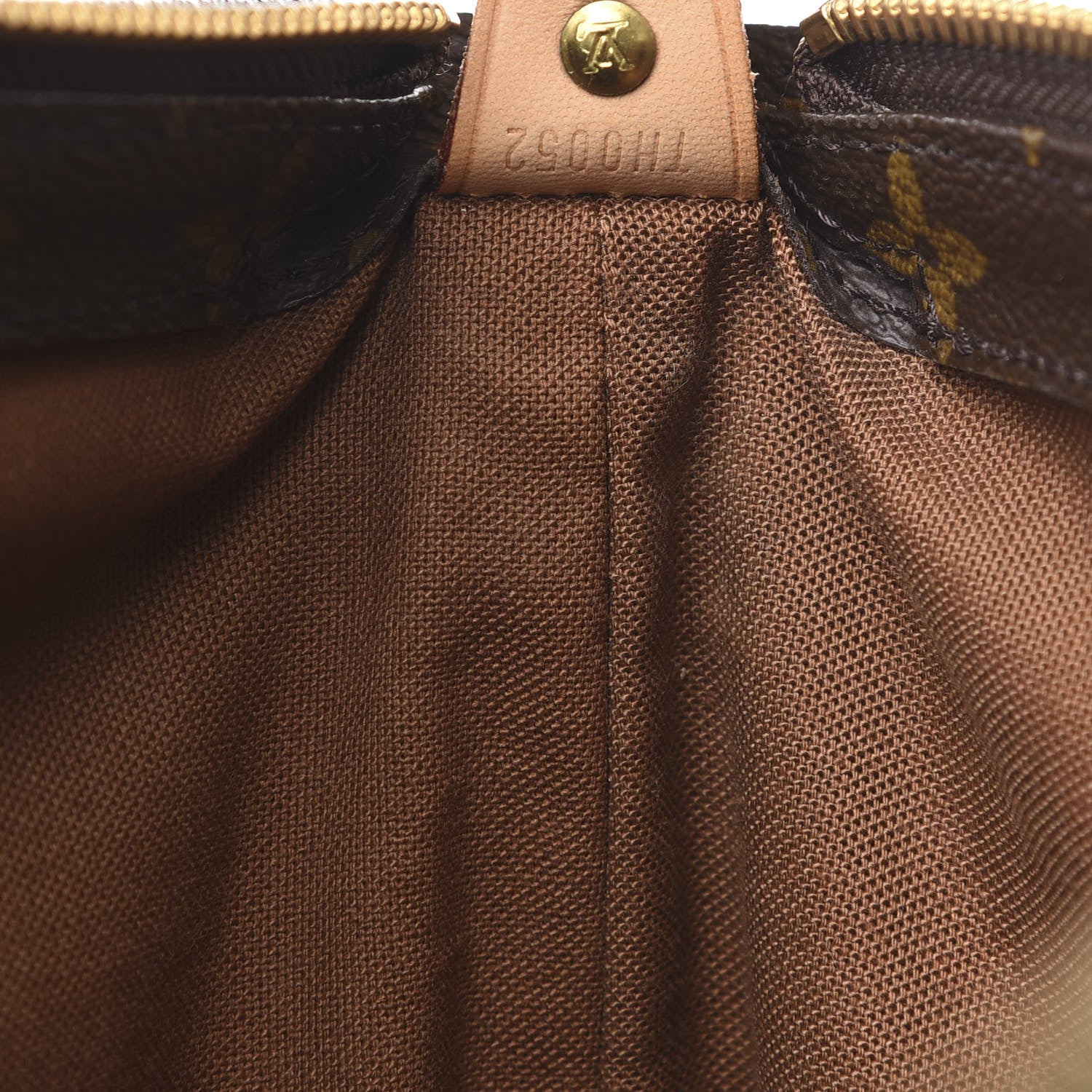 Louis Vuitton Monogram Cabas Mezzo 7 of 13