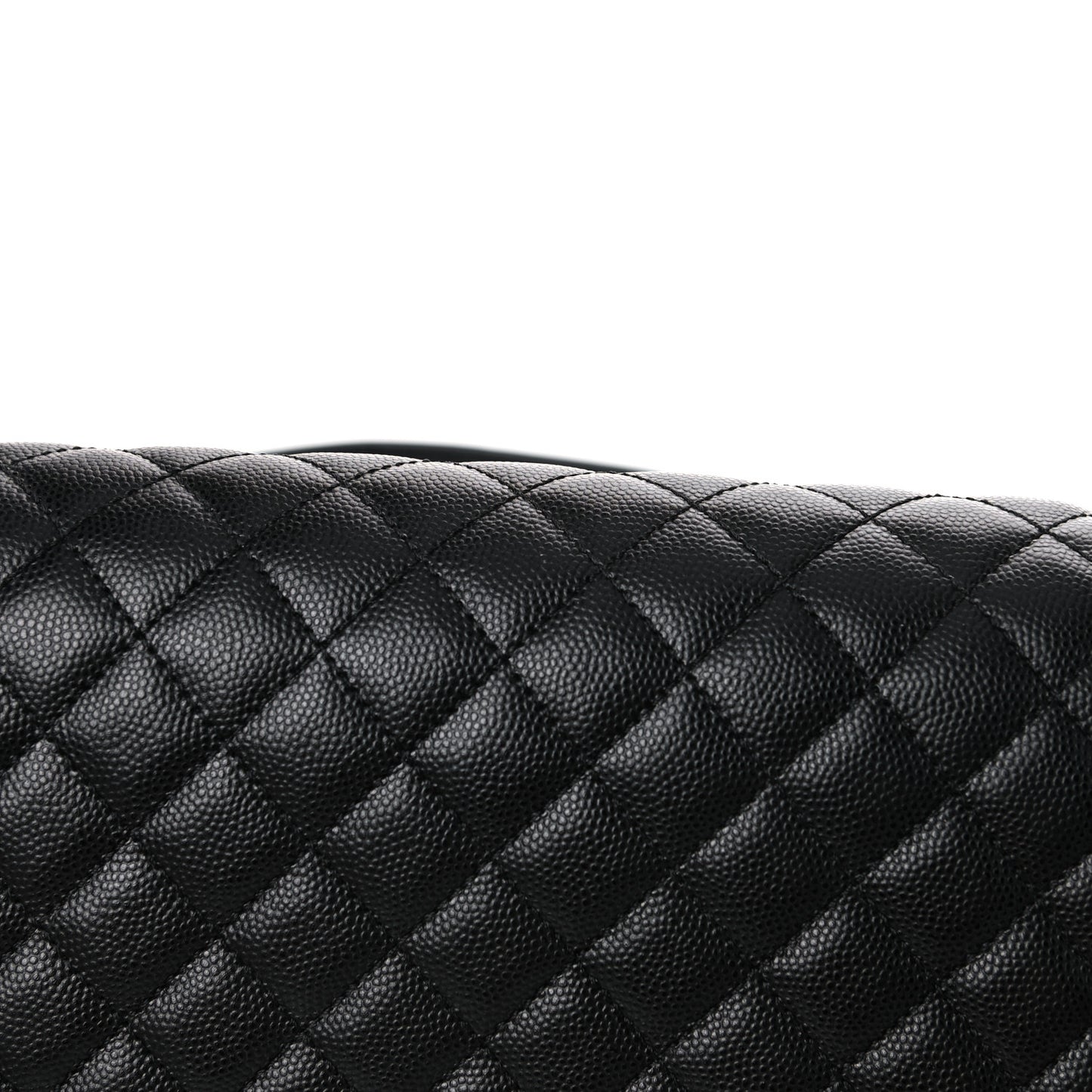 Caviar Quilted Medium Boy Flap Black