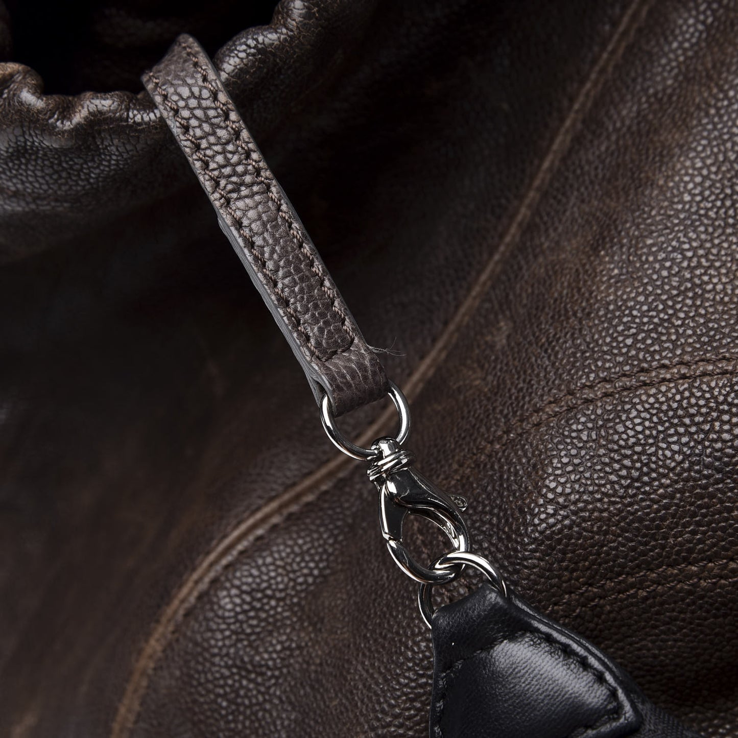 Distressed Caviar XL Coco Cabas Brown