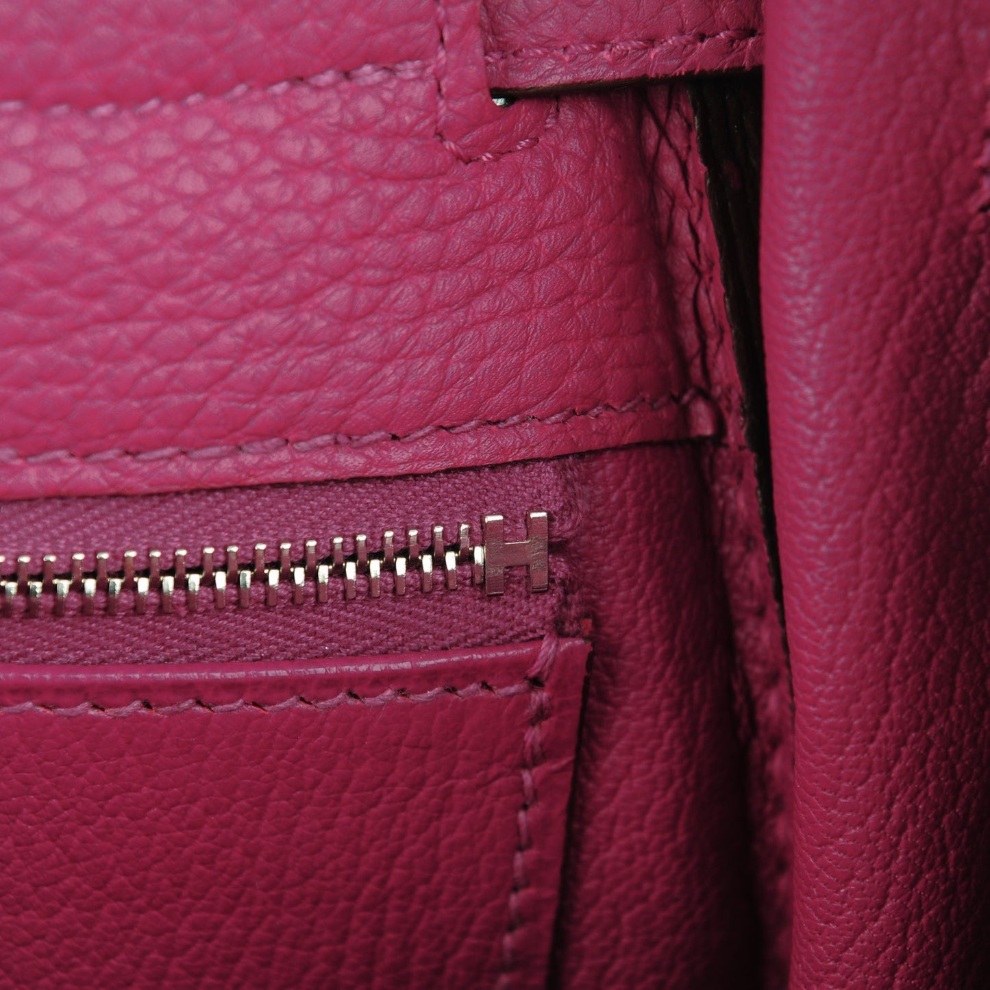 Togo Kelly Retourne 32 Tosca