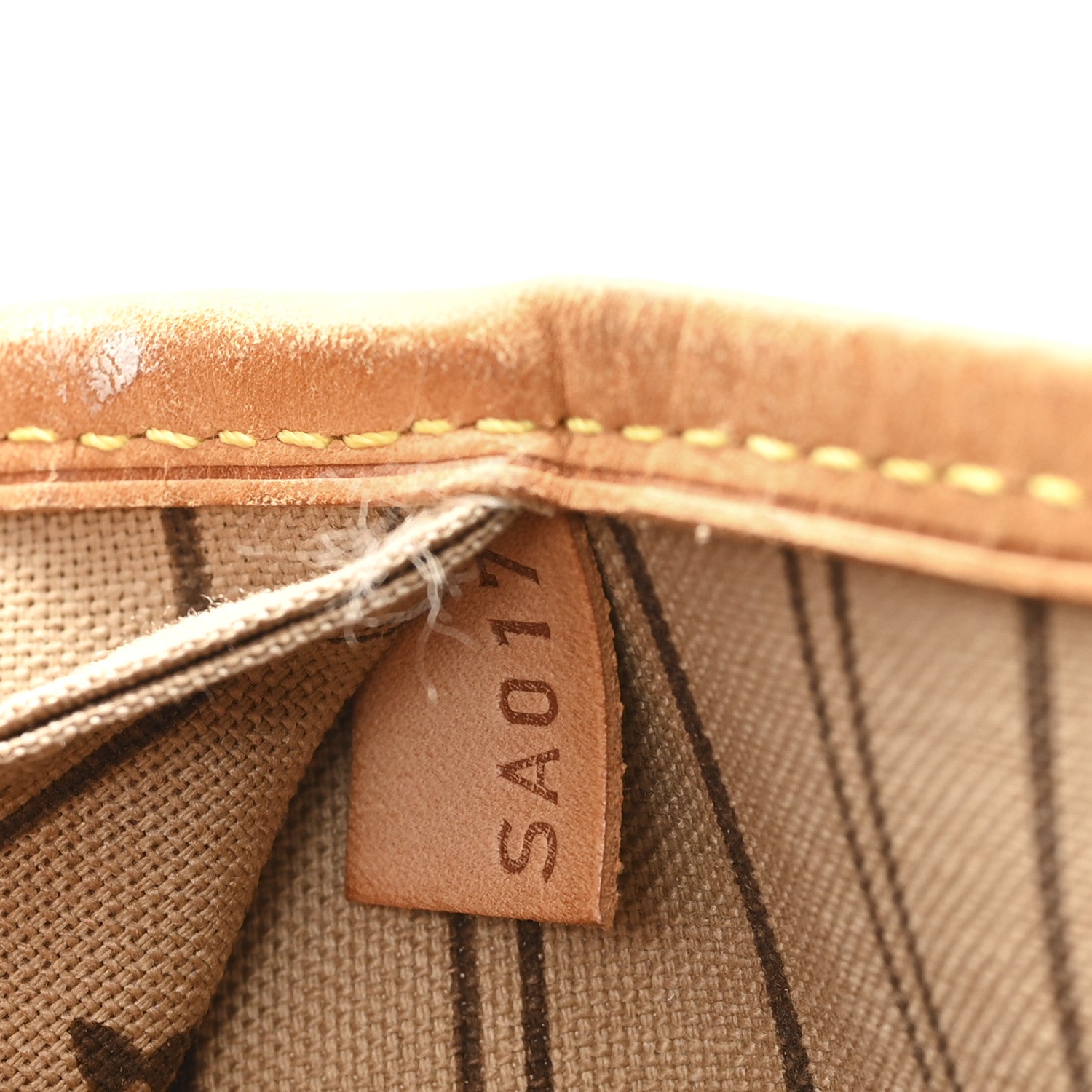 Louis Vuitton Monogram Neverfull MM 7 of 12