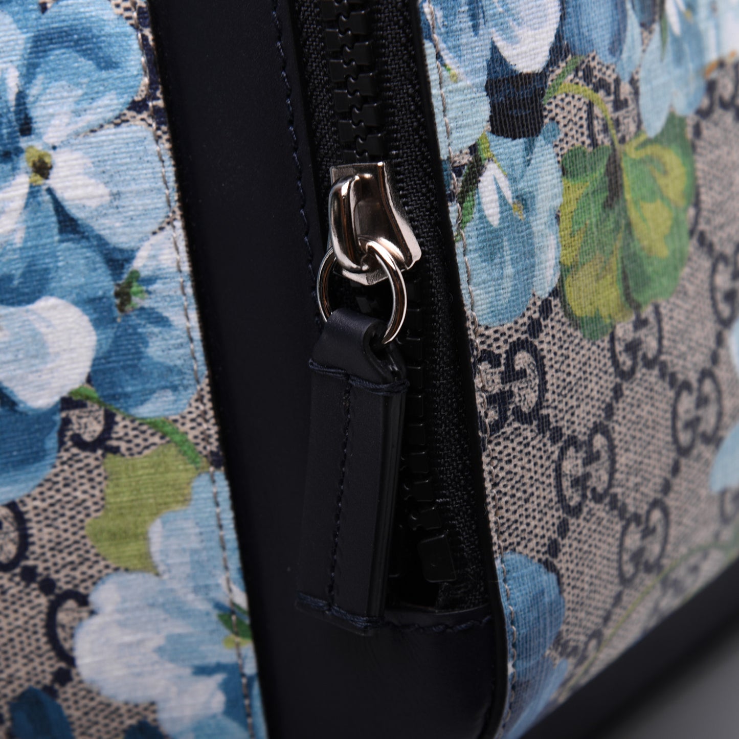 GG Supreme Monogram Blooms Medium Day Backpack Beige Blue Navy