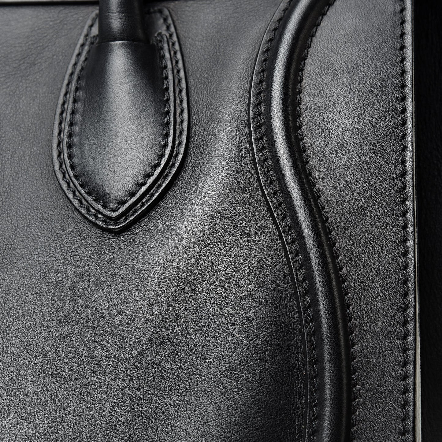 Smooth Calfskin Mni Luggage Black