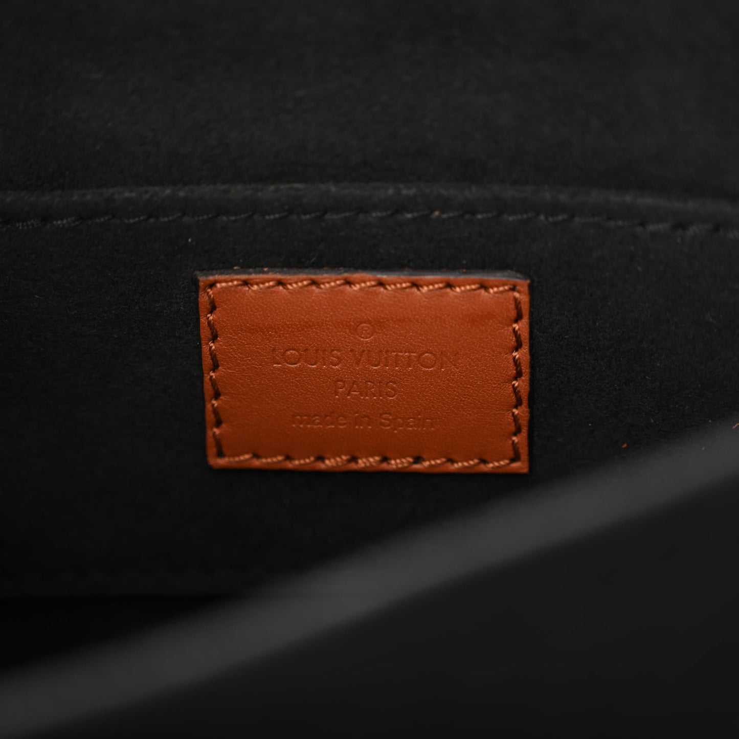 Taurillon Mini Dauphine Blackberry Snow