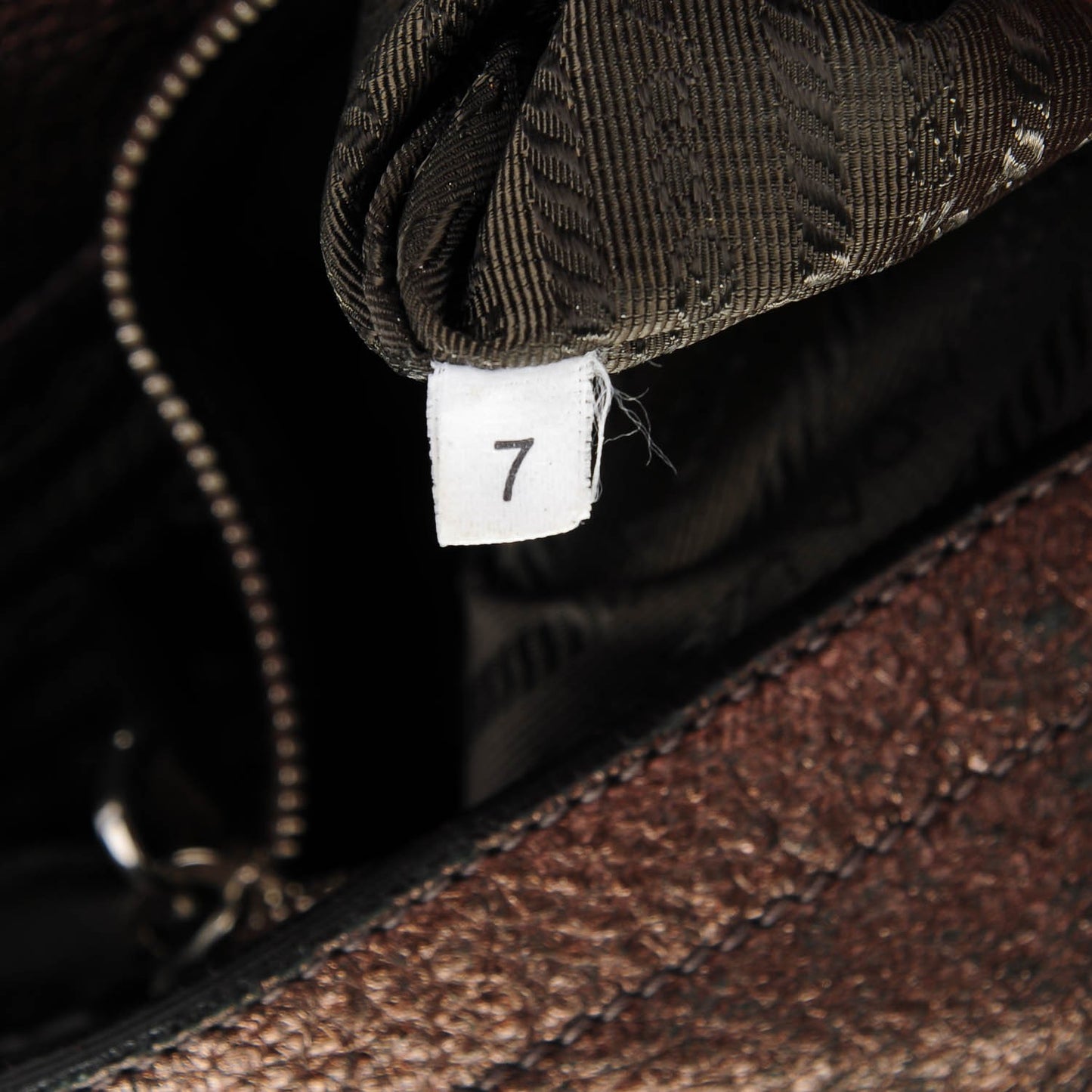 Vitello Daino Mordore Shoulder Bag Antico