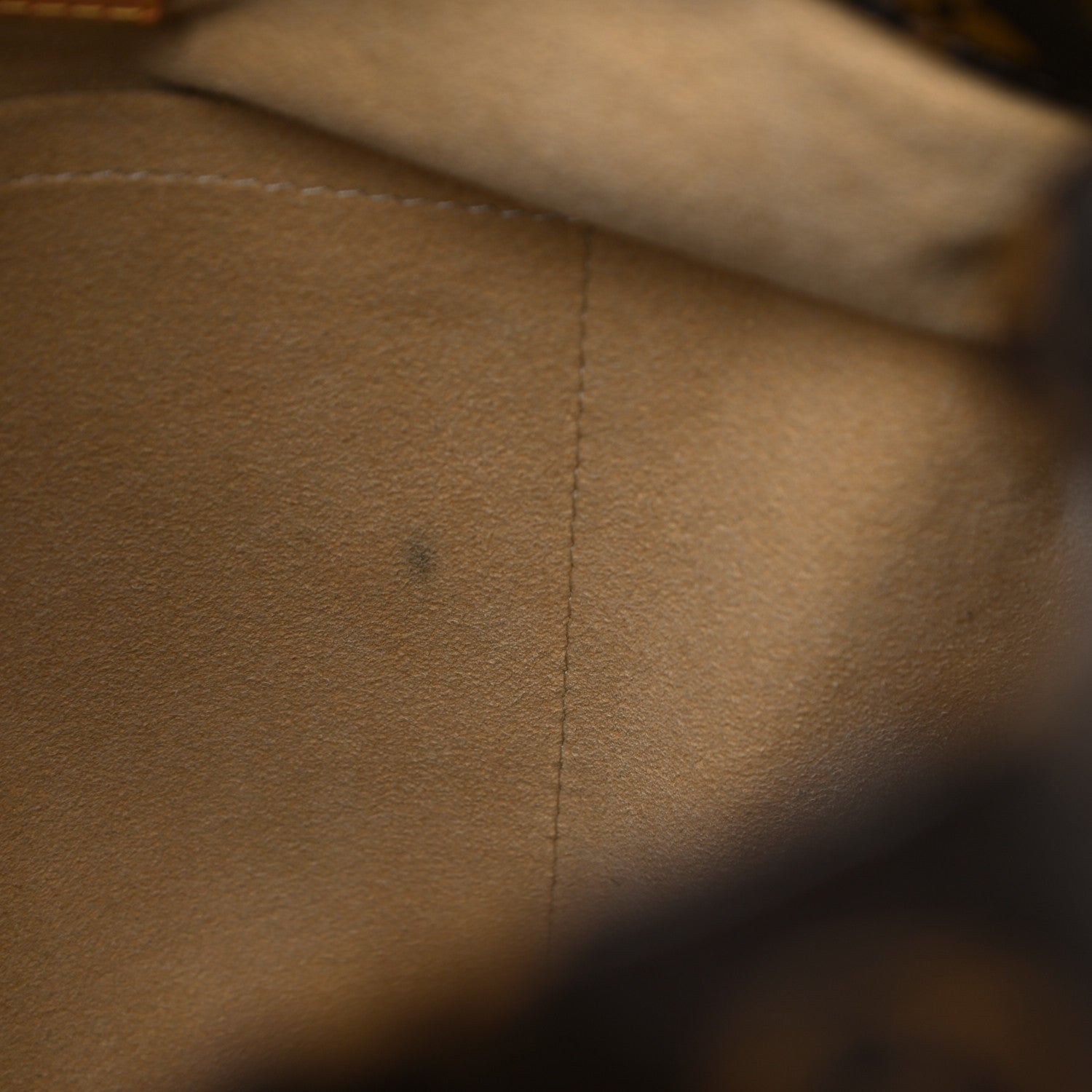 Louis Vuitton Monogram Artsy MM 8 of 14