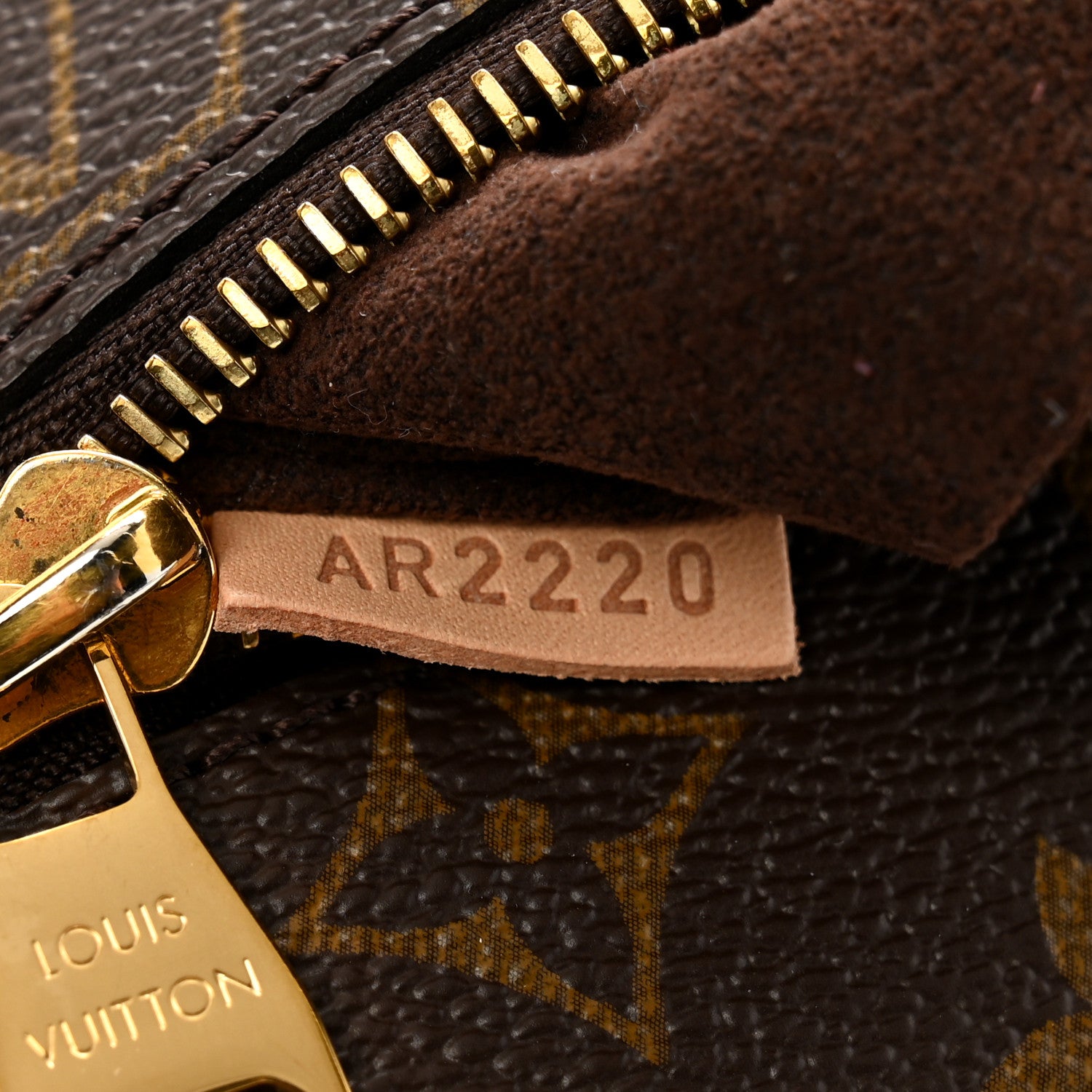 Louis Vuitton Monogram Pochette Metis 7 of 10