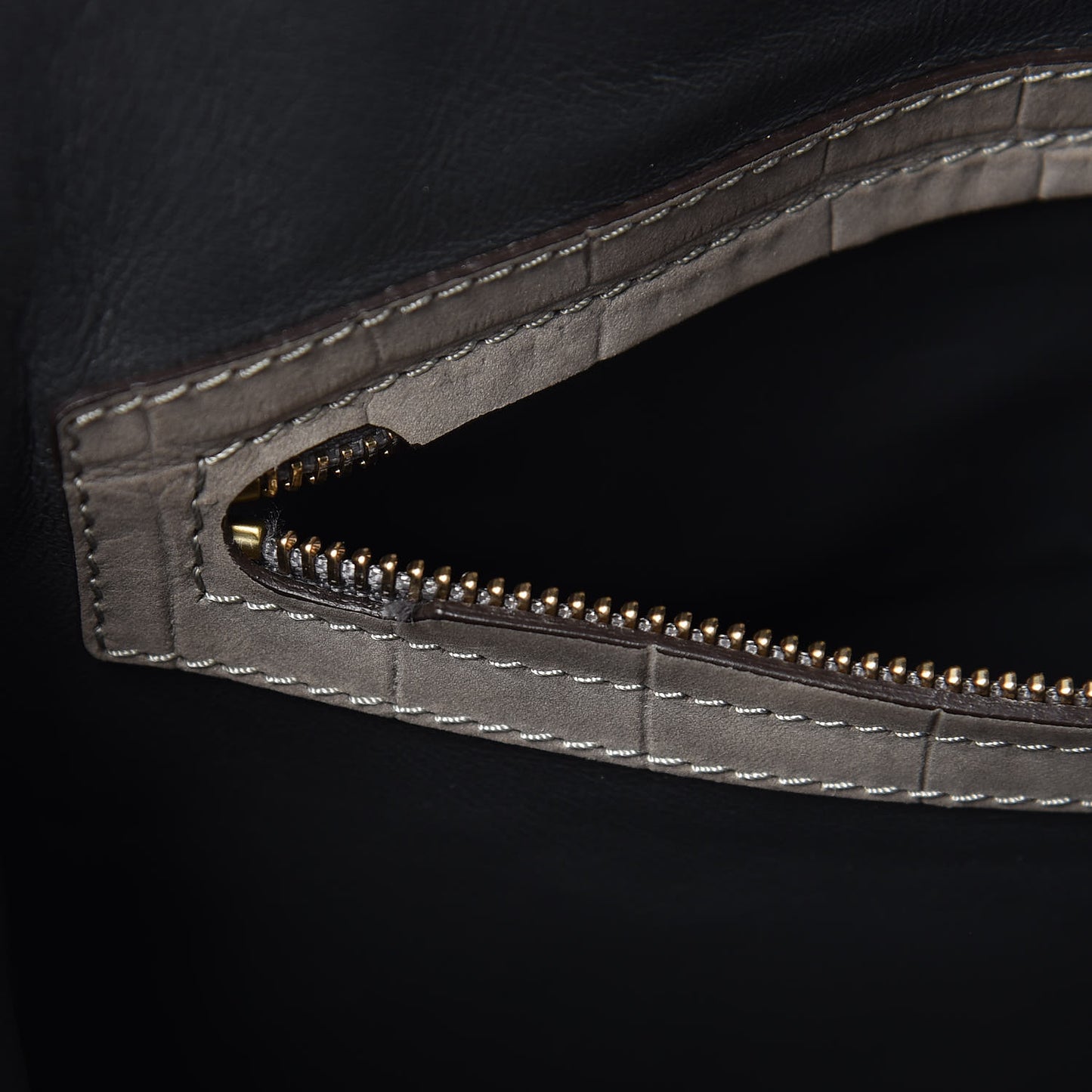 Crocodile Embossed Nubuck Medium Phantom Luggage Grey