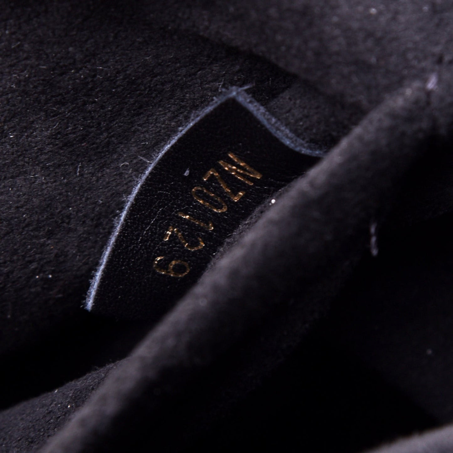 Calfskin New Wave Chain MM Black