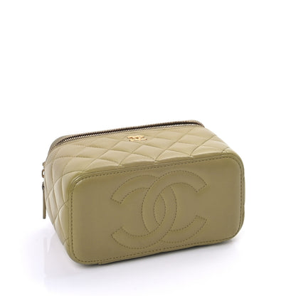 Chanel Shiny Lambskin Quilted Small Vanity Case With Chain Green 3 of 8