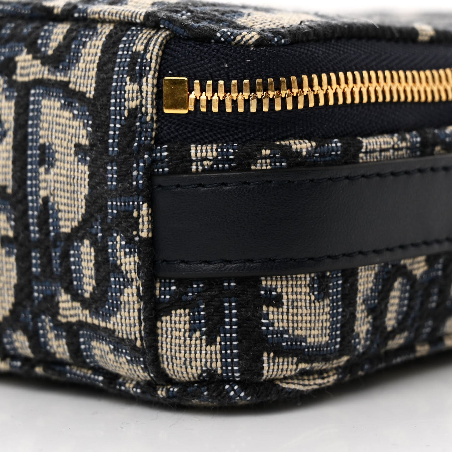 Oblique 30 Montaigne Top Handle Box Bag Blue