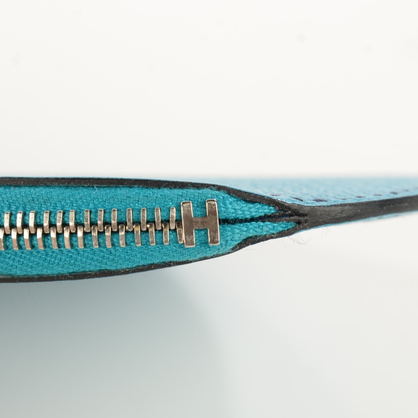 Chevre Mysore Evelyne Coin Purse Turquoise Bleu Saphir