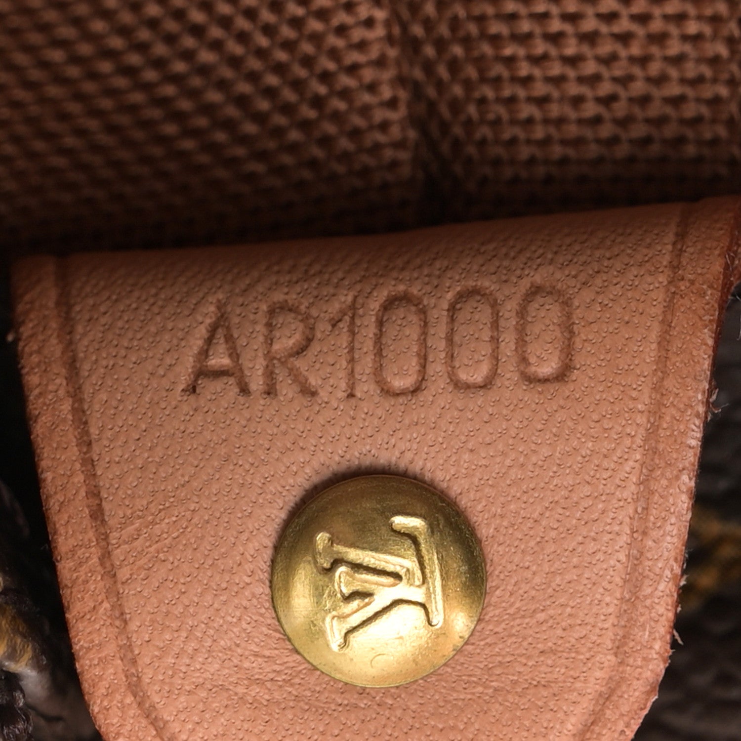 Louis Vuitton Monogram Cabas Mezzo 7 of 13