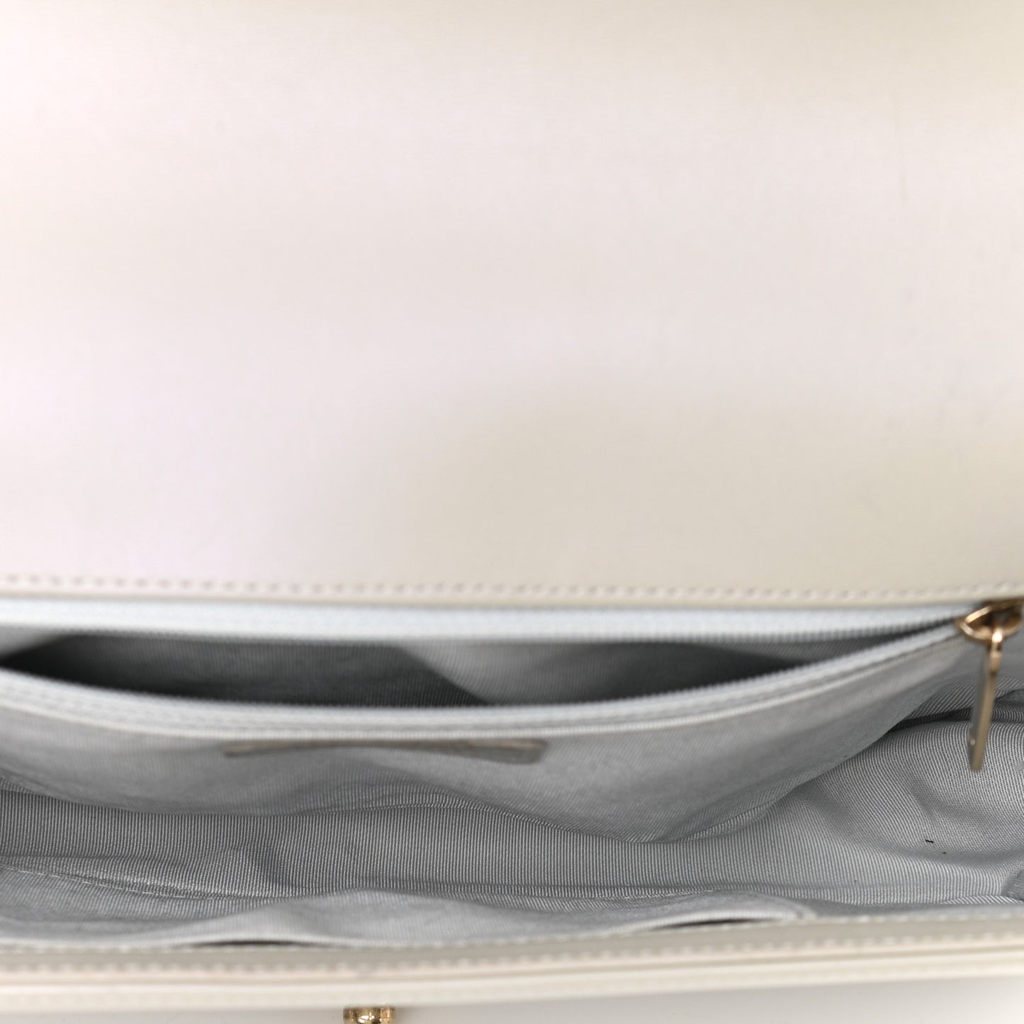 Iridescent Glazed Calfskin Quilted New Medium Boy Flap Light Grey